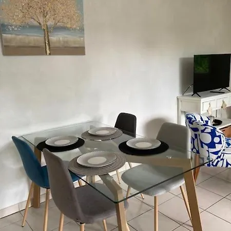 T3, Terrasse, Piscine, 2 Places Parking Prive Apartment Onet-le-Château